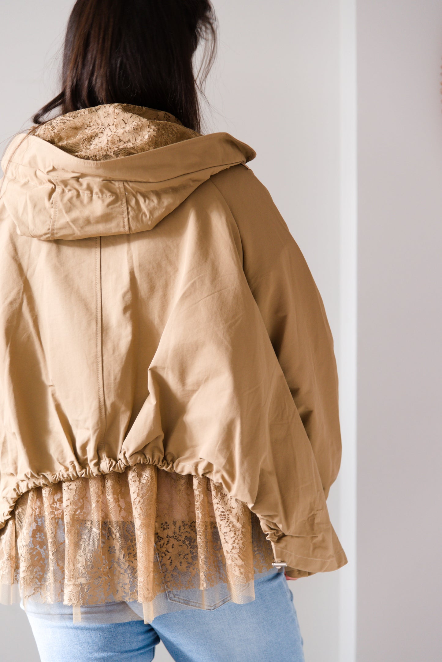Lace raincoat cognac