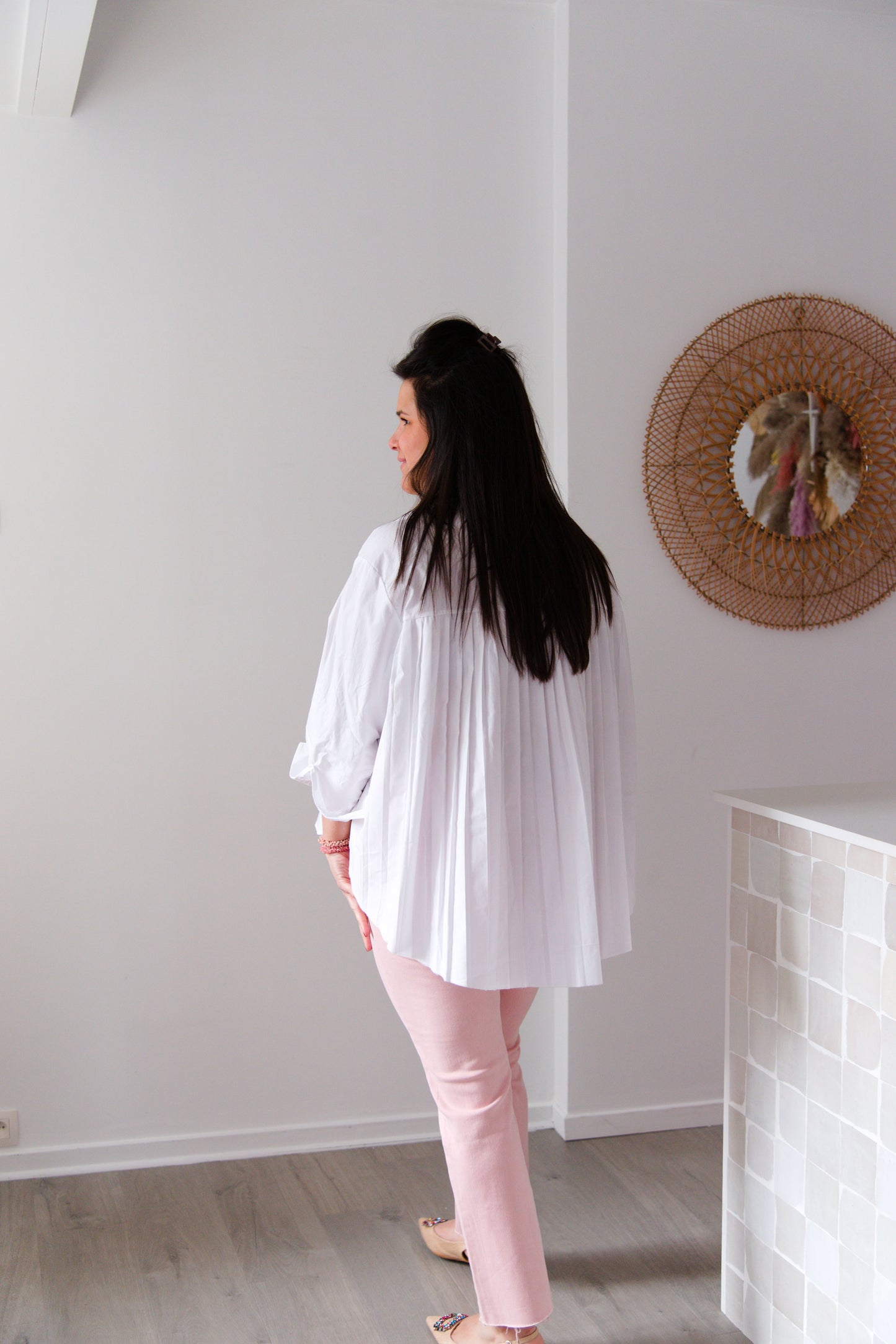 Plissé back white shirt