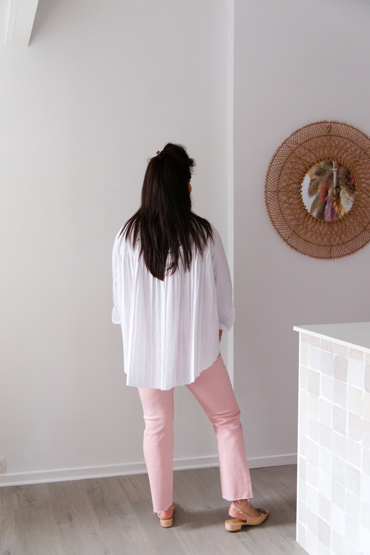 Plissé back white shirt