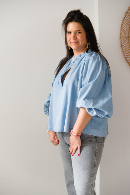 Chic denim blouse