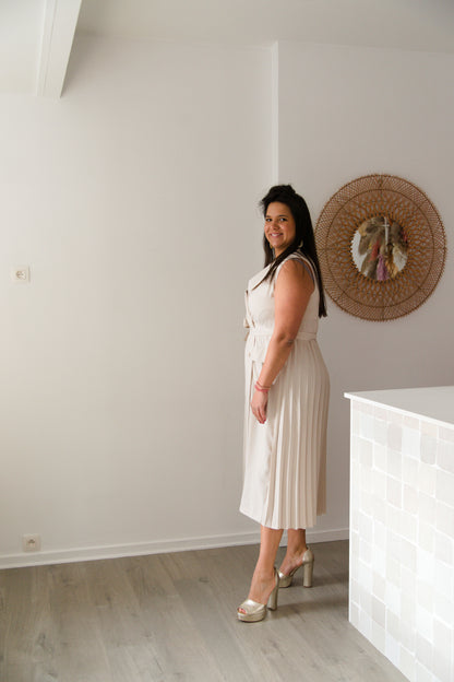 Plissé blazer dress beige