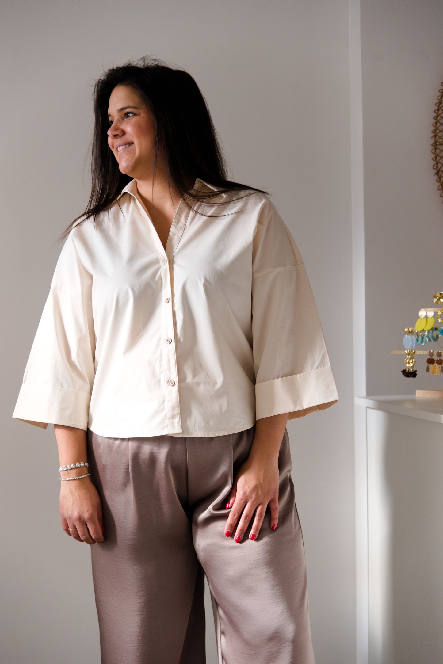 Minimal detail shirt sand