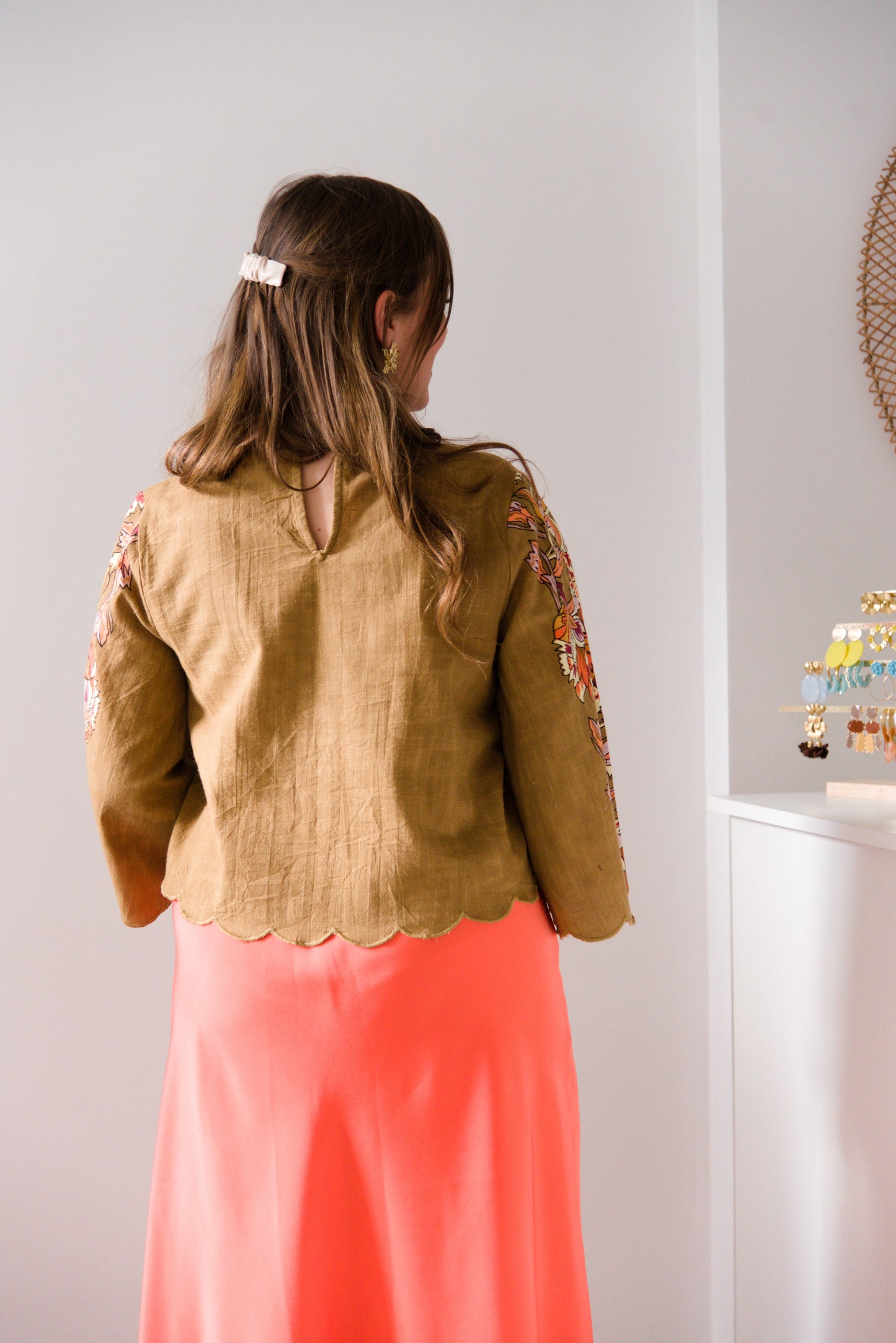 Cognac blouse with orange detailed sleeves